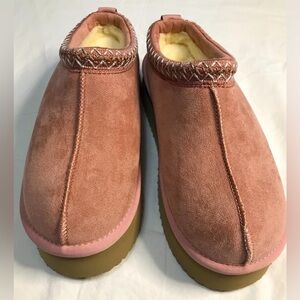 Hey girl Pillow~Talk by Corky Pink platform slip Ons